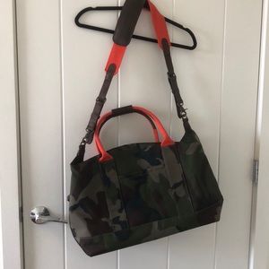 LL Bean Signature Crescent weekender bag in Camo